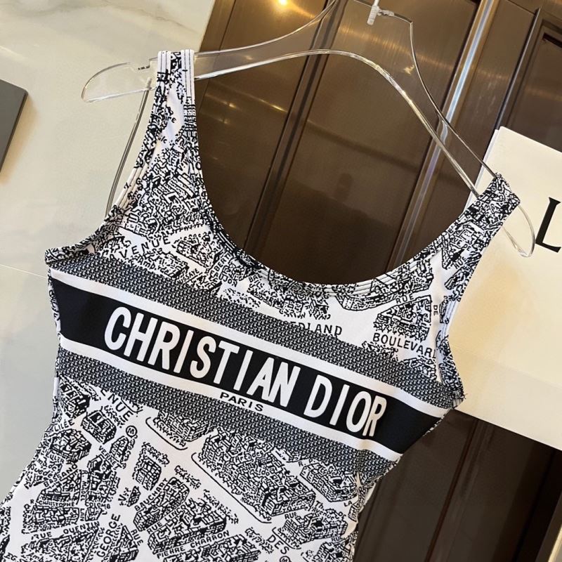 CHRISTIAN DIOR